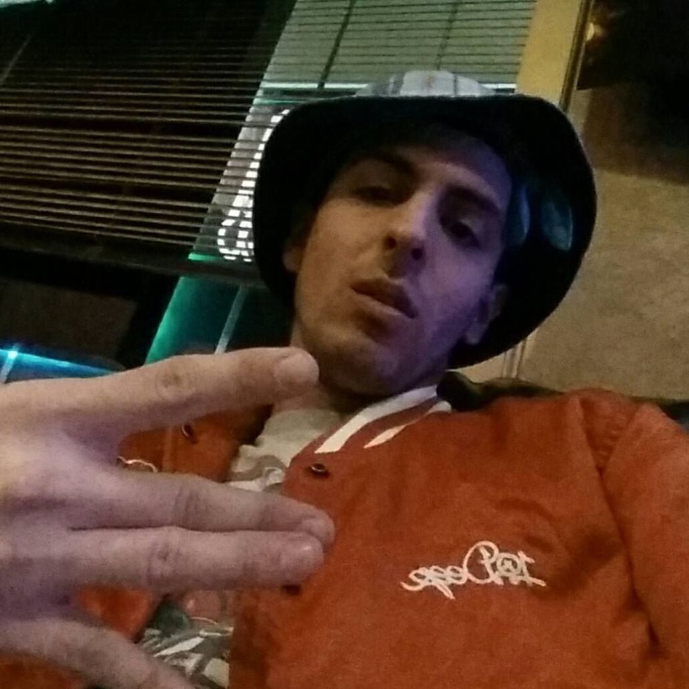 Meet your Posher, Dom